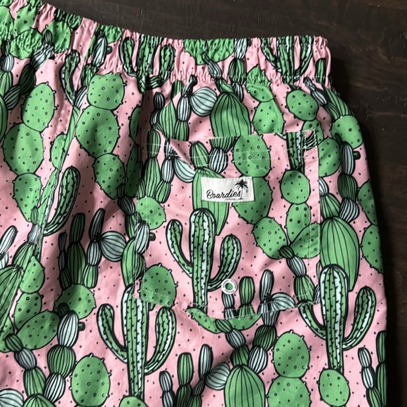 BOARDIES Men's Shorts Cactus Pink Green Size Medium Great Condition! - Picture 6 of 6